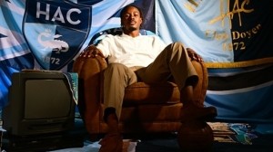 官方：勒阿弗尔签下24岁瑞士前锋曼比比，球员将身披10号球衣