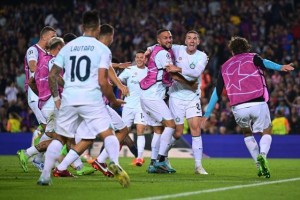 完美平台下载-差一点击败巴萨，差一步提前撞线，燃情蓝黑梦回3冠